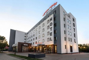 Hotel Vienna House Easy by Wyndham Bucharest Airport cazare Otopeni