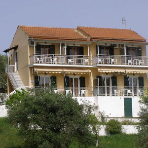 Hotel Evridiki Apartments cazare Mesongi