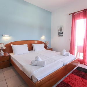 Hotel S&C Kosmos Beach Resort cazare Roda