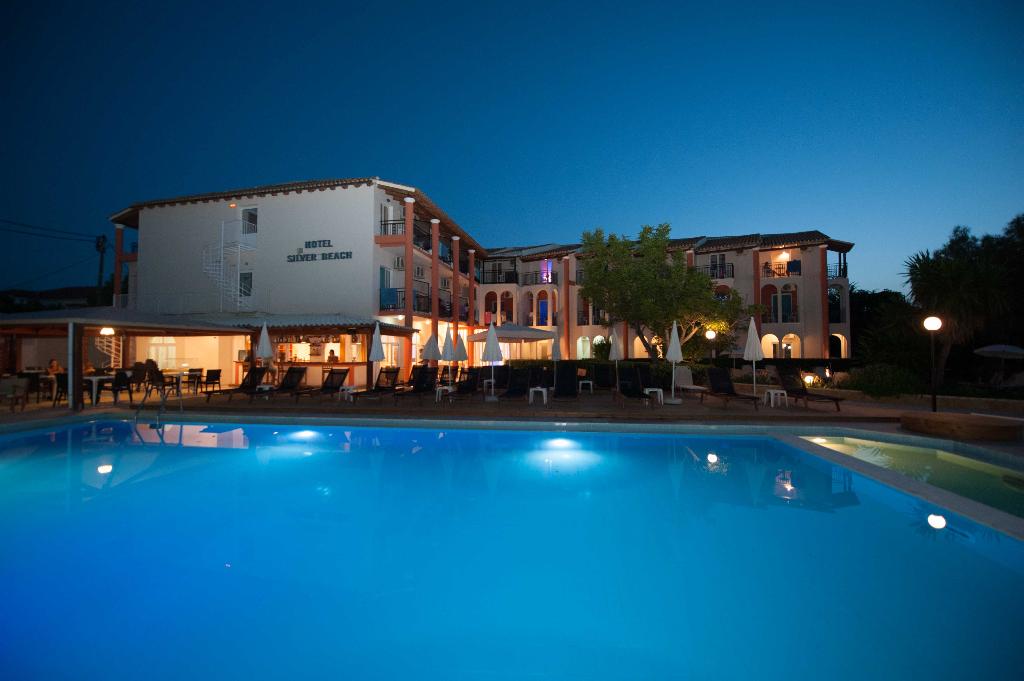 Silver Beach Hotel And Annexe Apartments