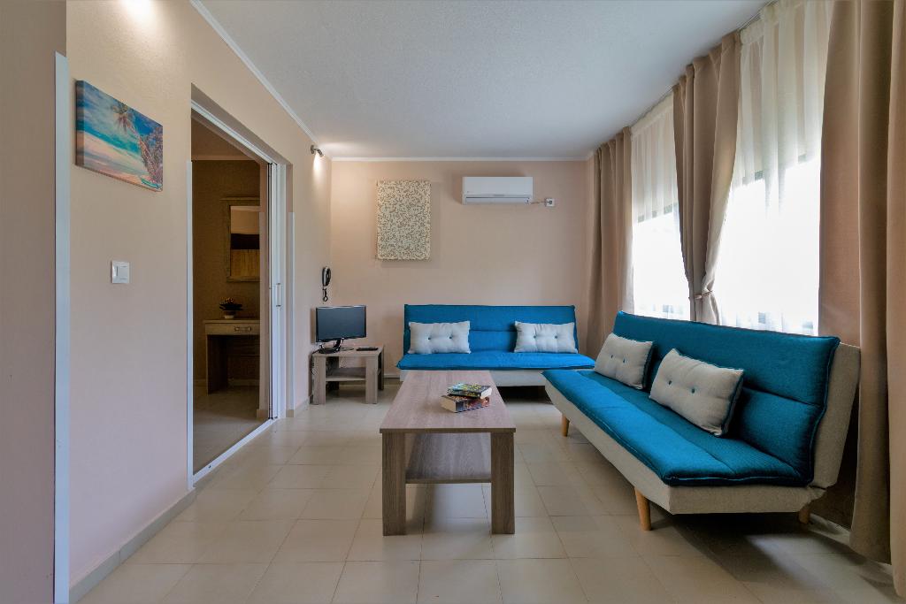 Hotel Govino Bay Resort