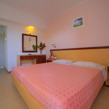 Hotel Livadi Nafsika cazare Ypsos