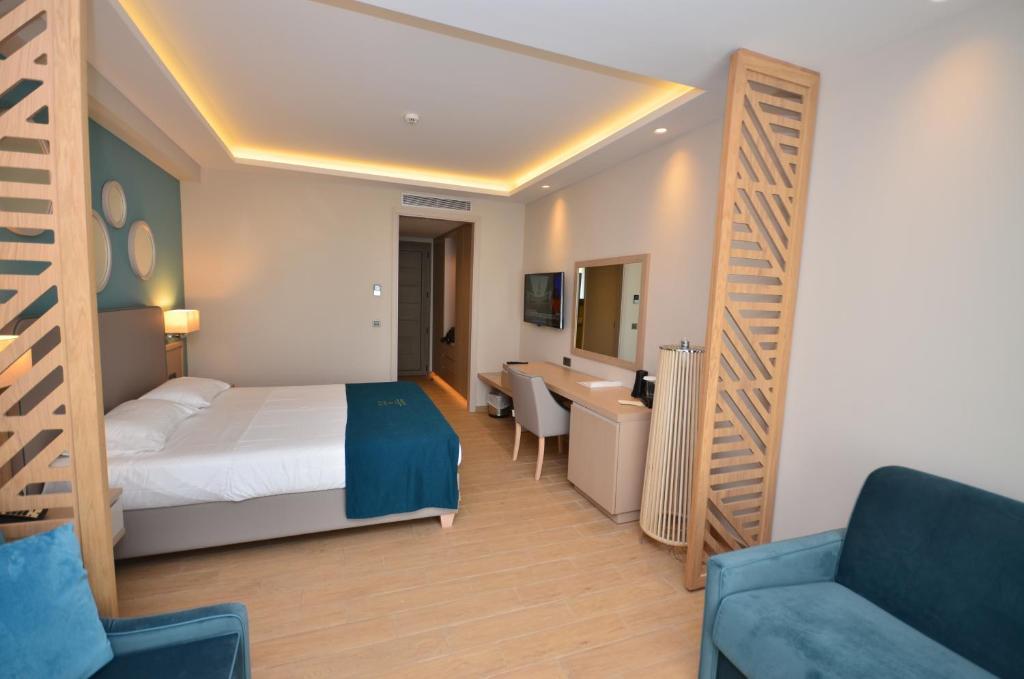 dal travel Almyros Beach Resort And Spa