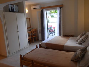 Hotel Gina Studios cazare Benitses