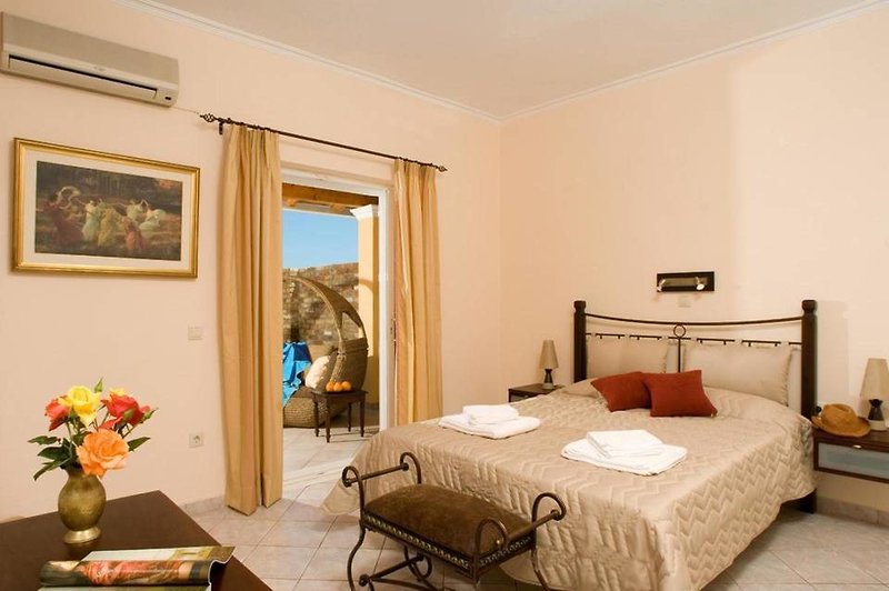 dal travel Chrismos Luxury Suites And Studios