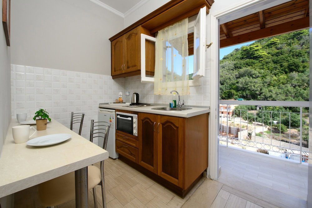 Marina Apartments And Studios