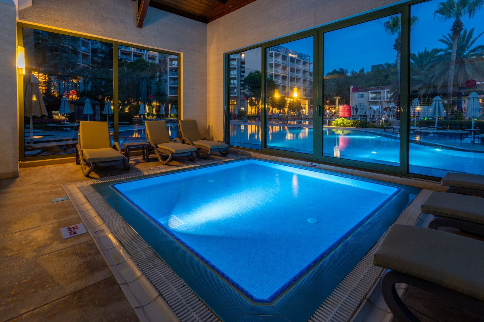 dal travel Arum Barut Collection