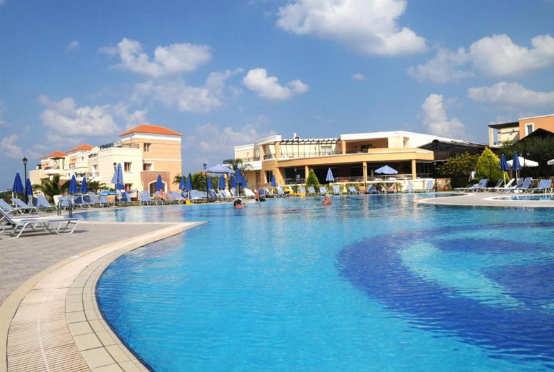 dal travel Chrispy Waterpark Resort