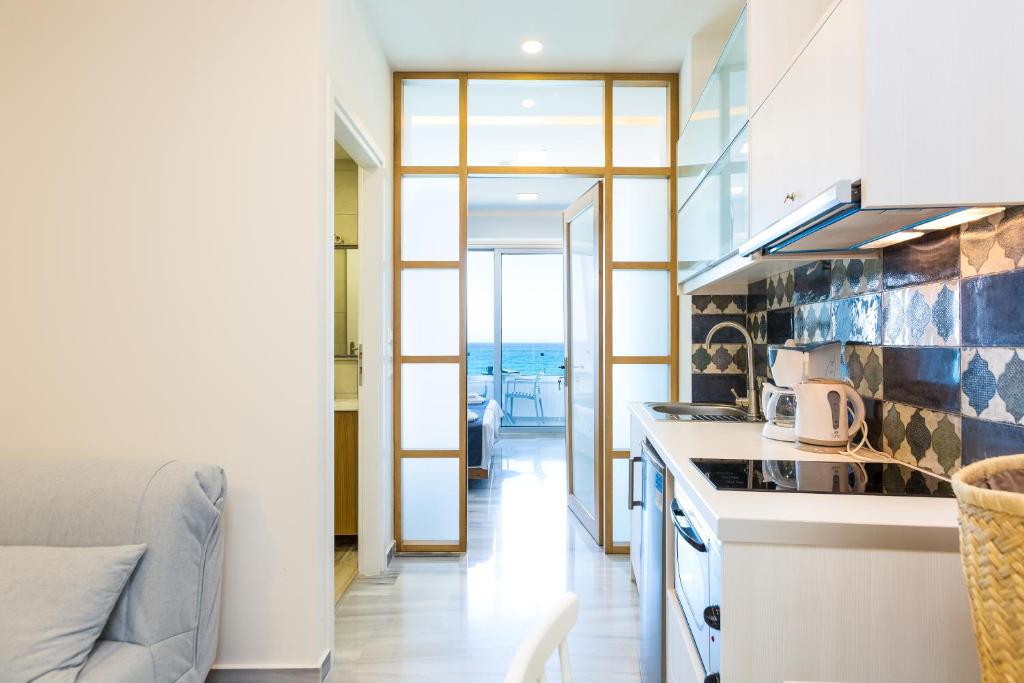 Meltemi Coast Suites