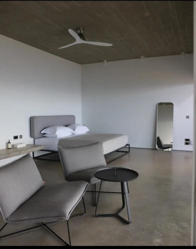 Echoes Suites Milos