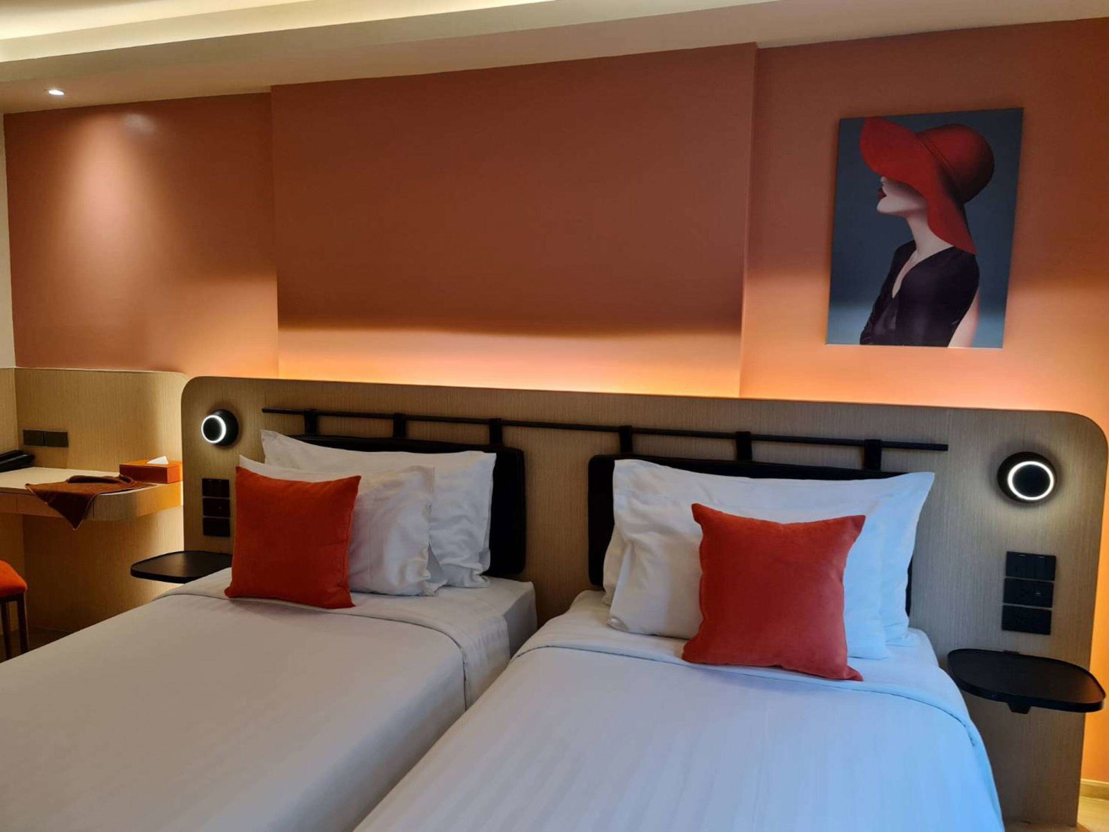Hotel Lumen Bangkok Udomsuk Station