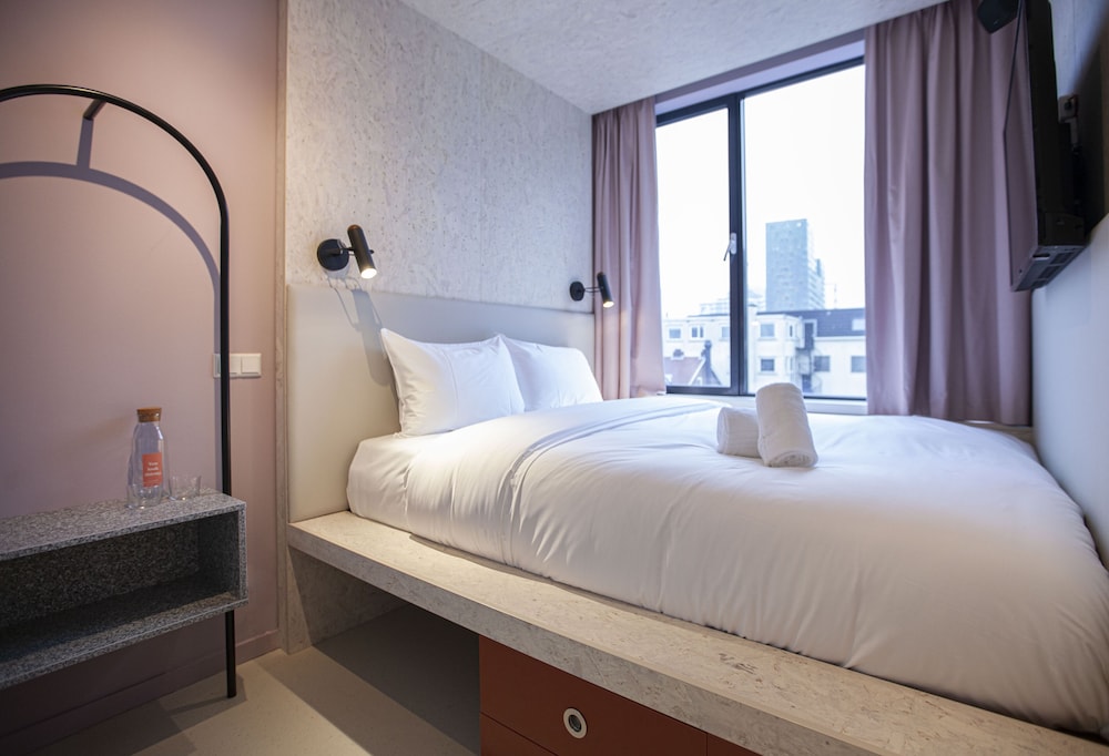 Hotel Unplugged