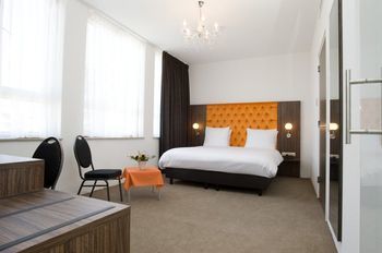 Hotel Hotel La Reine