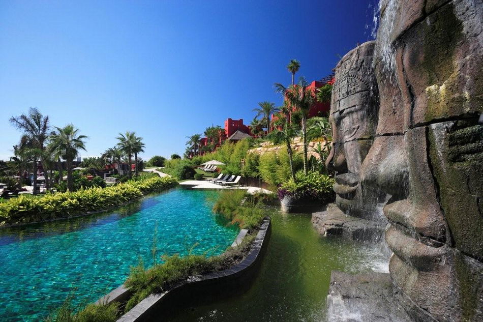 4_Pool-Garden