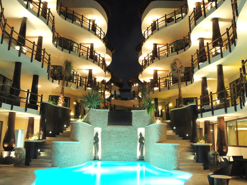 Hotel El Taj Oceanfront And Beachside Condos