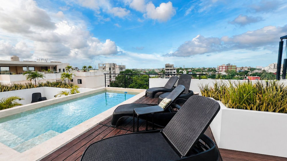 Hotel Coco Live Suites