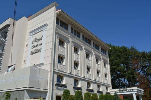 Royal Plaza