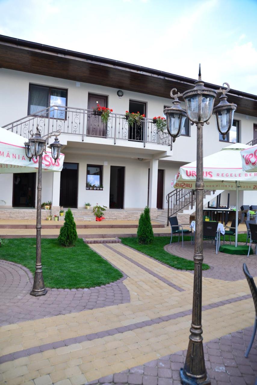 Flamingo Pension & Restaurant