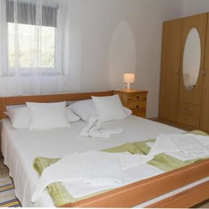 Hotel Apartments Antonio cazare Pag