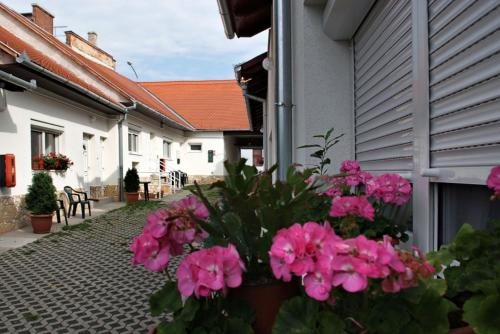 Hungaria Apartments