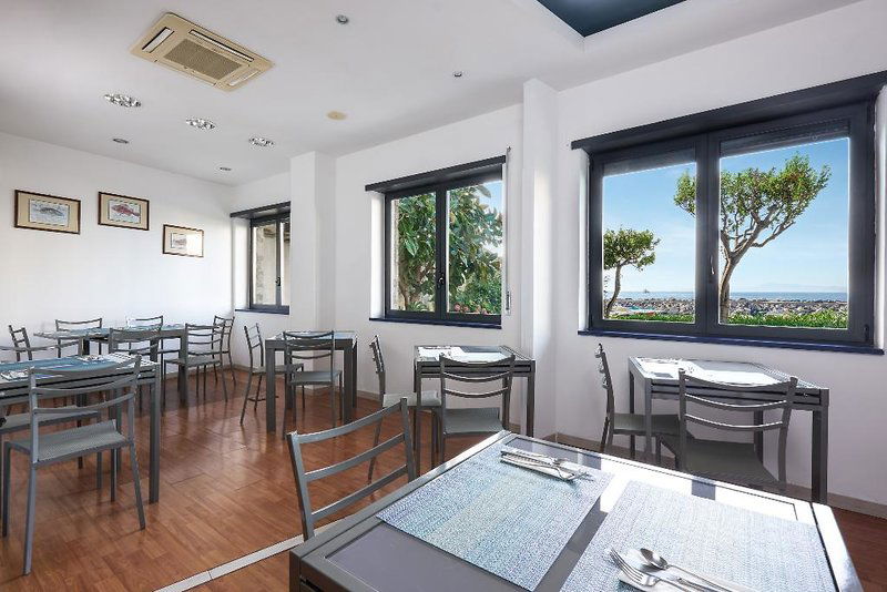 Hotel Sea Breeze Residence