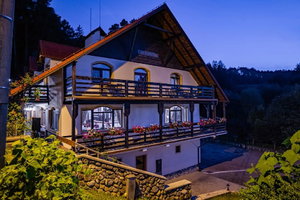 Hotel Q Villa cazare Sacele