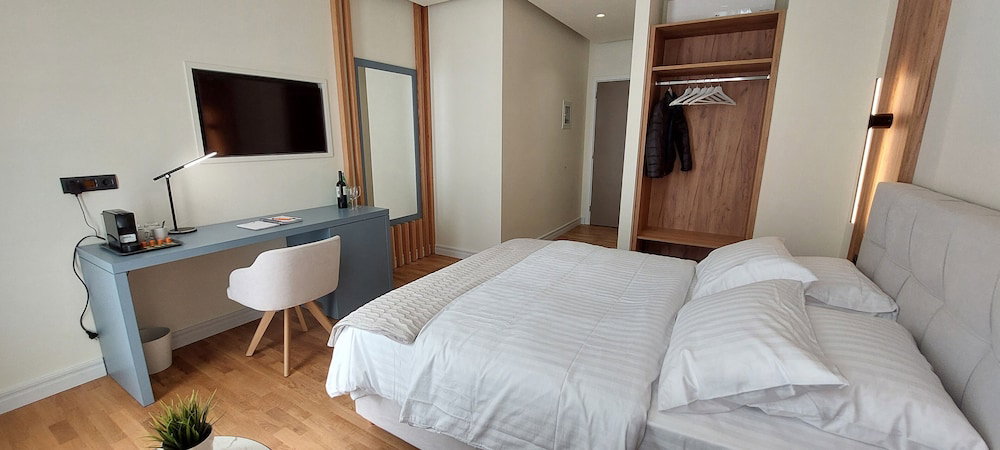 Hotel Elite Patras Suites