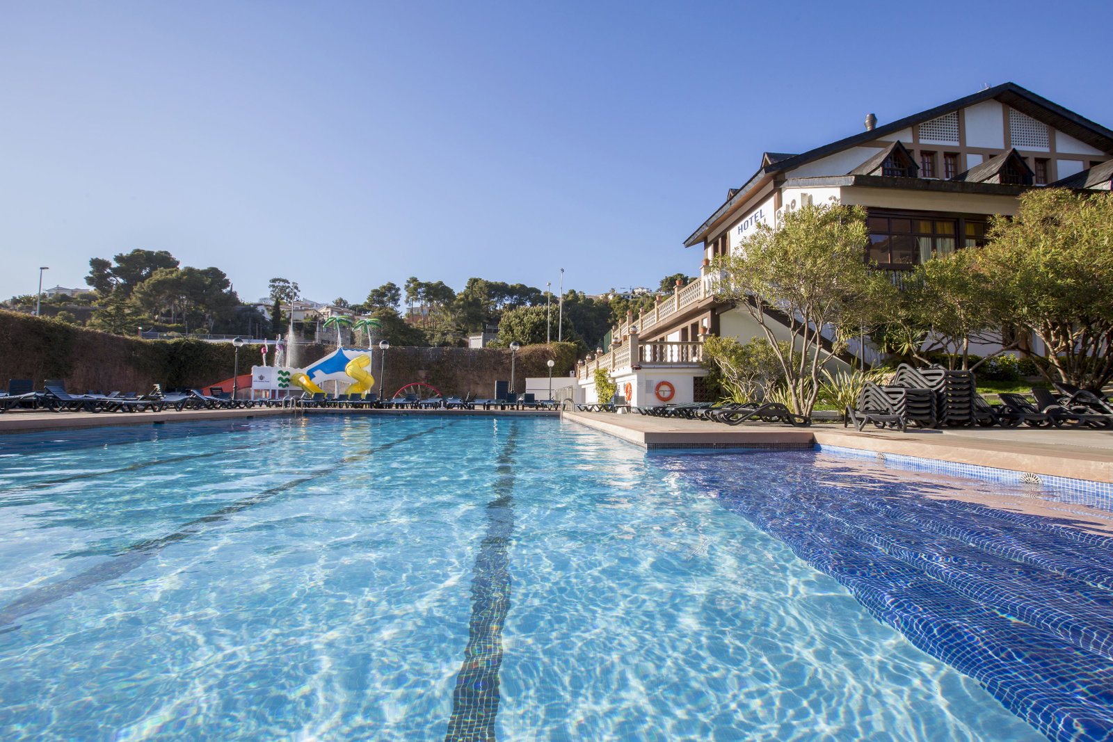 Santa Susanna Resort