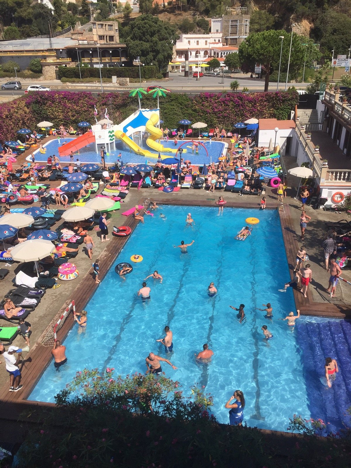 Santa Susana Resort