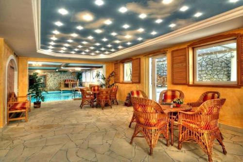 Villa Medici Hotel Restaurant