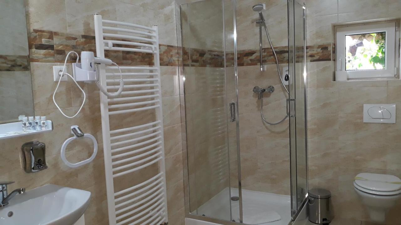Pensiunea Casa Rusu