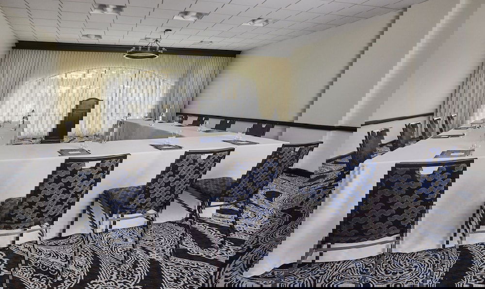 Hotel Graduate By Hilton Minneapolis