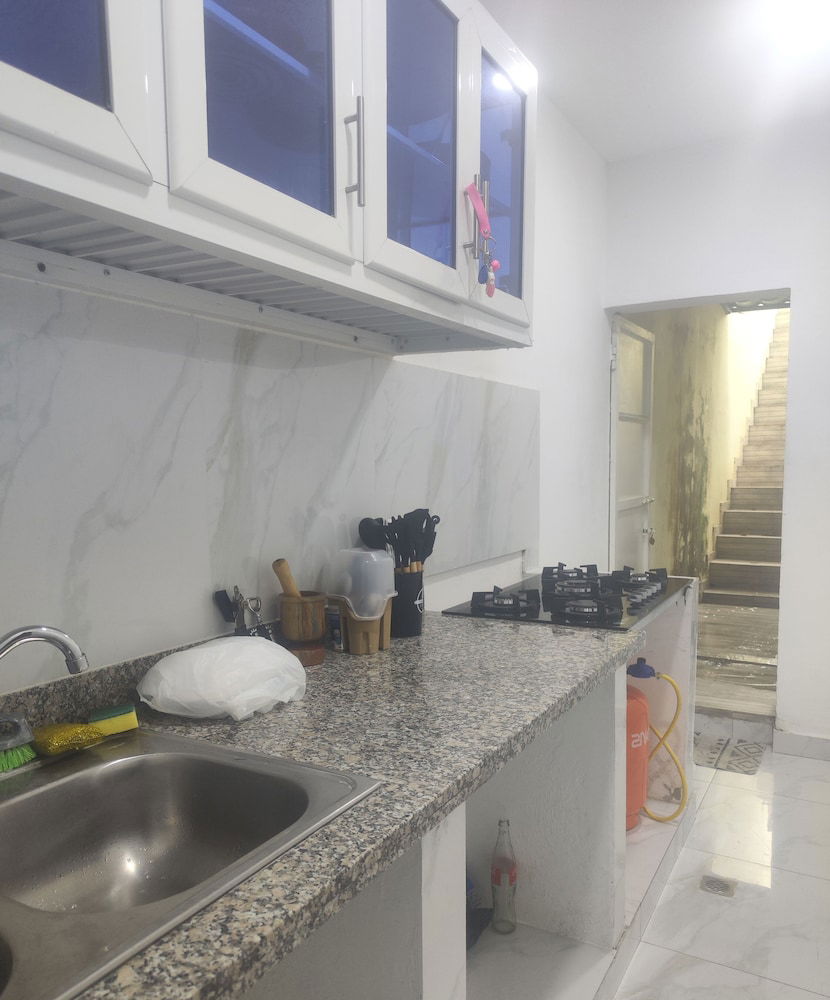 Hotel Housing Stacey