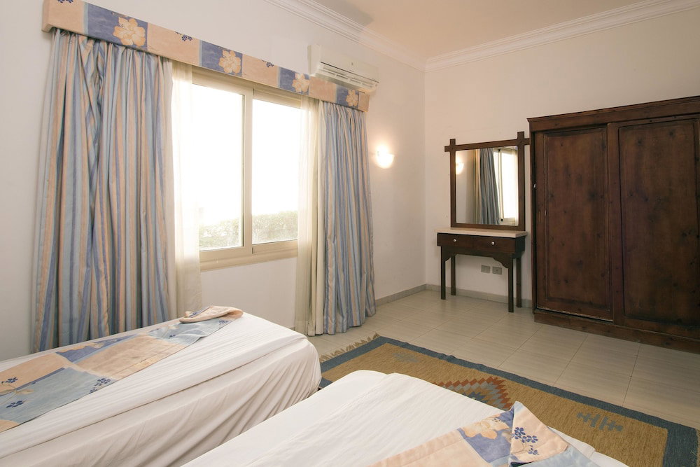 4 S Hotel