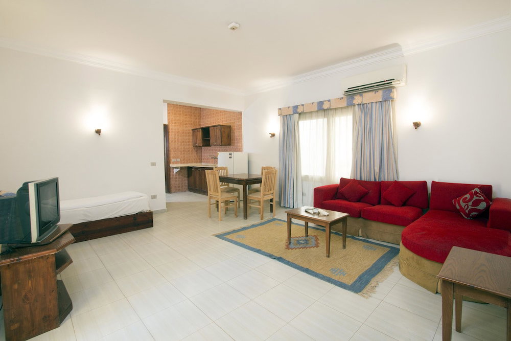 4 S Hotel