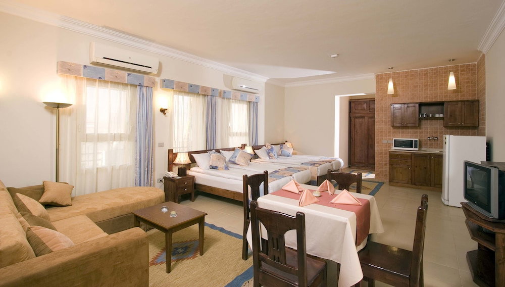 4 S Hotel