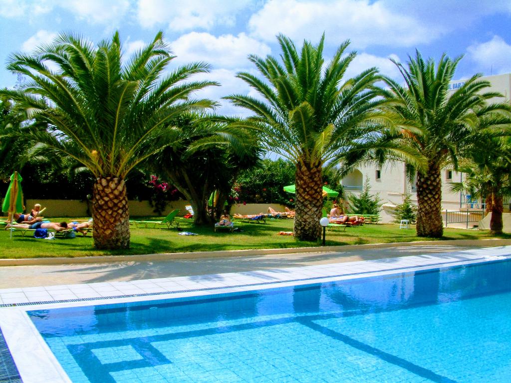 dal travel Theoni Apartments