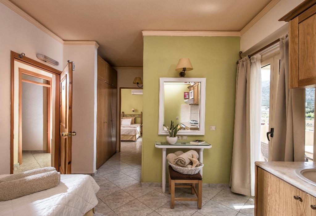 dal travel Socrates Hotel