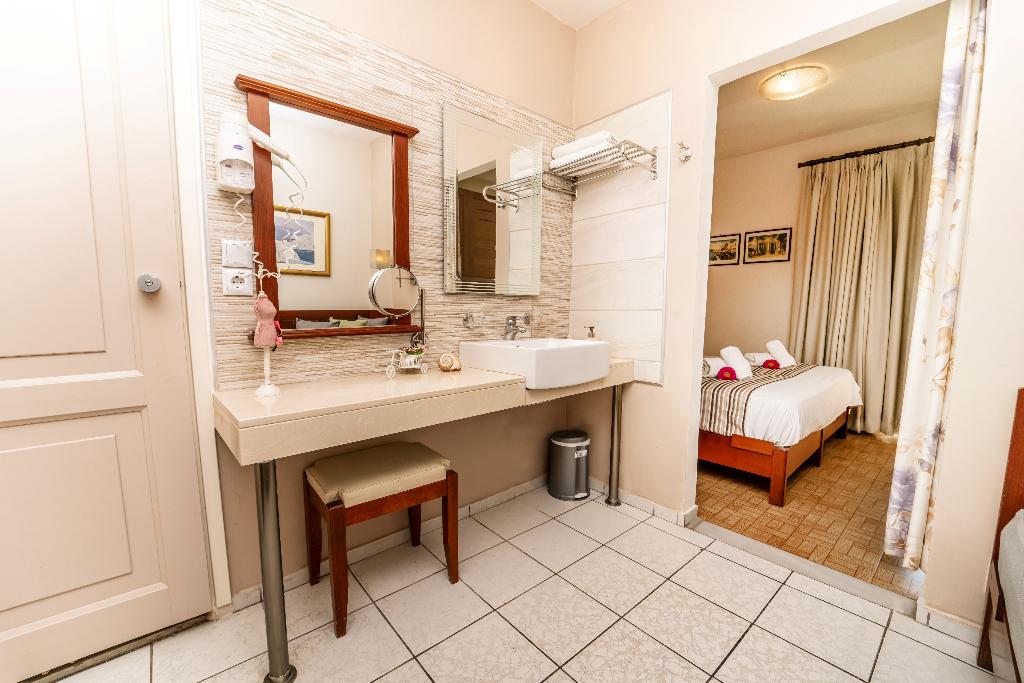 dal travel Philoxenia Hotel