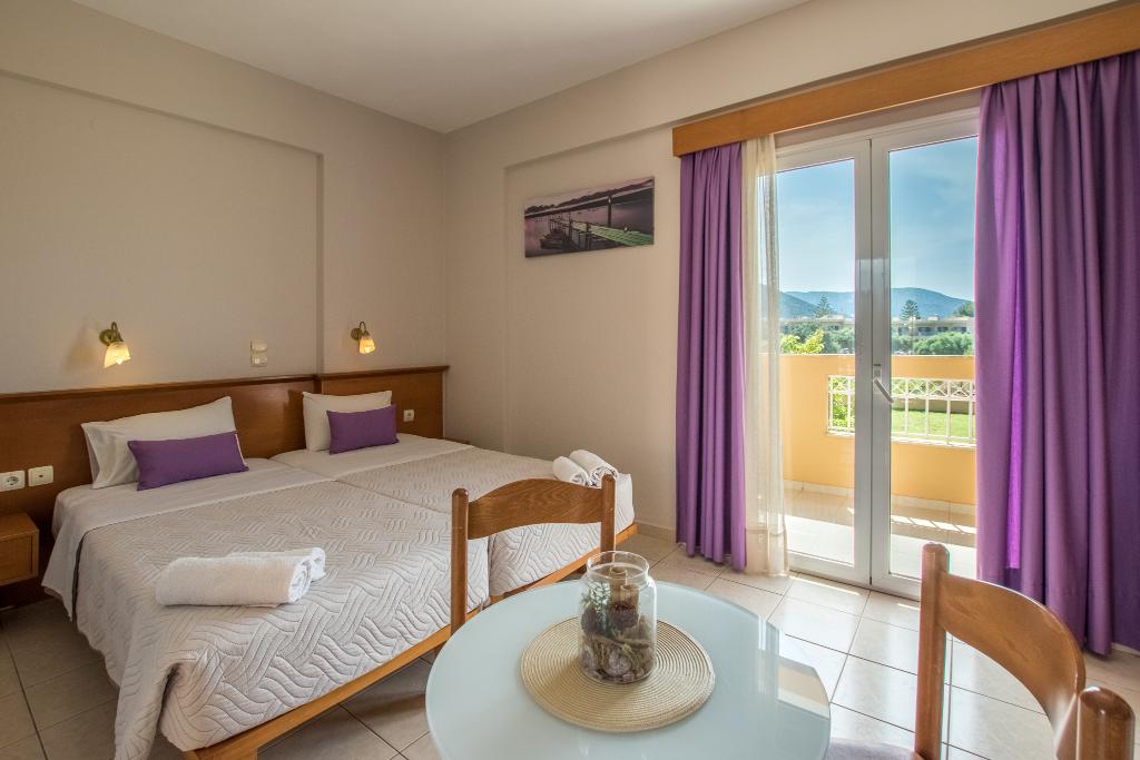 Danelis Studios And Apartments