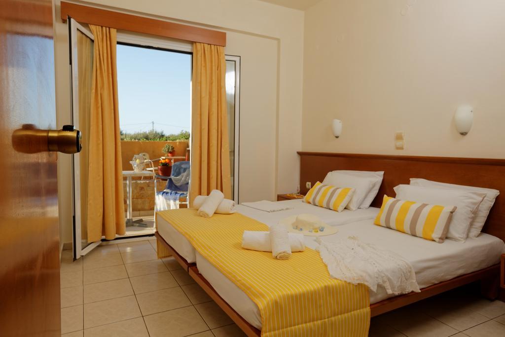 dal travel Danelis Studios And Apartments