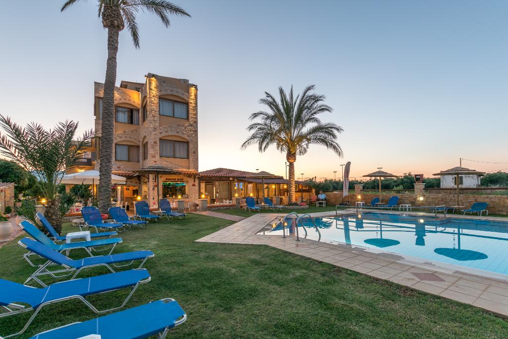 dal travel Danelis Studios And Apartments
