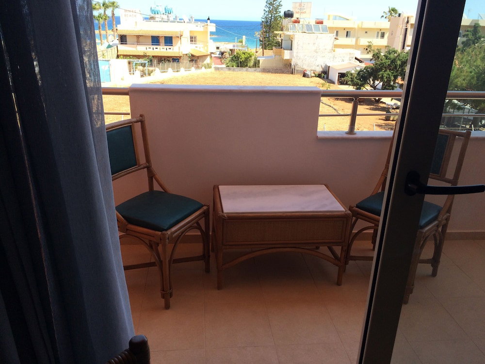 dal travel Artemis Bay By Estia