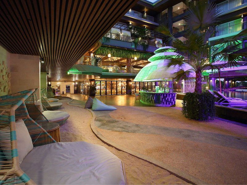 Hotel The Crystal Luxury Bay Resort