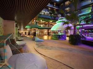 Hotel The Crystal Luxury Bay Resort cazare Nusa Dua