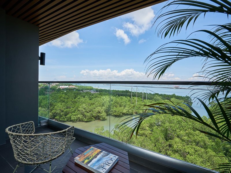 The Crystal Luxury Bay Resort