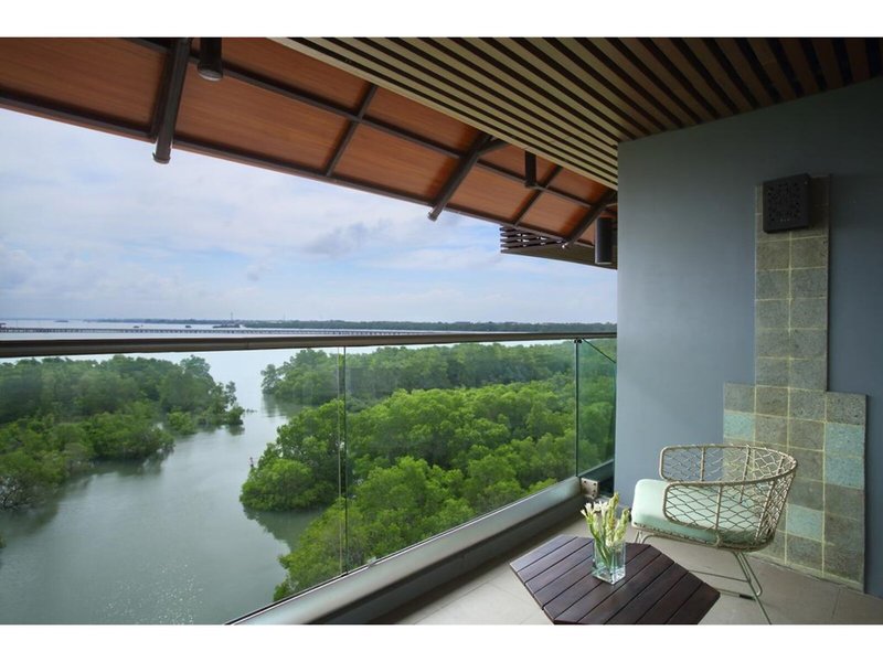 The Crystal Luxury Bay Resort