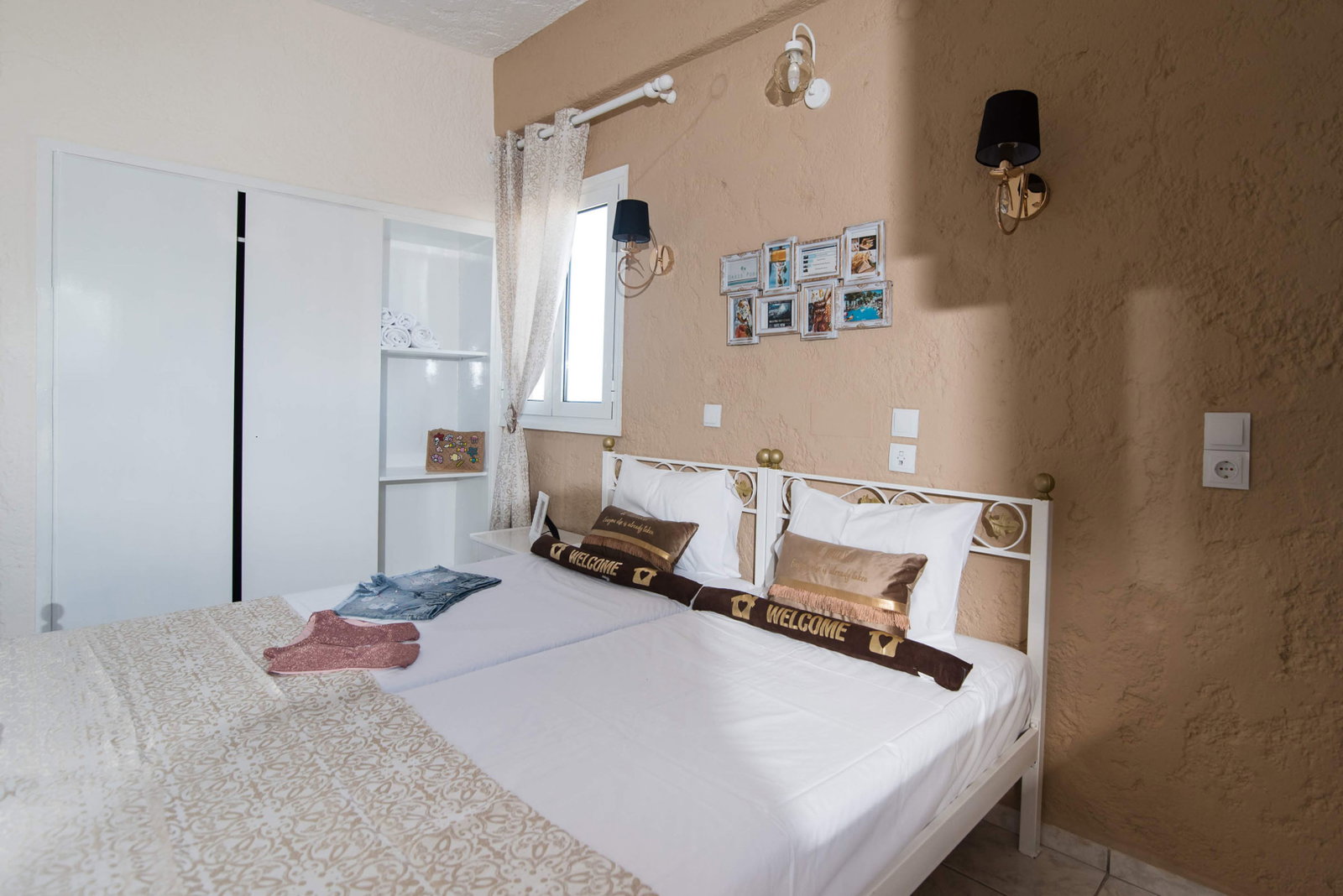 dal travel Oasis Studios