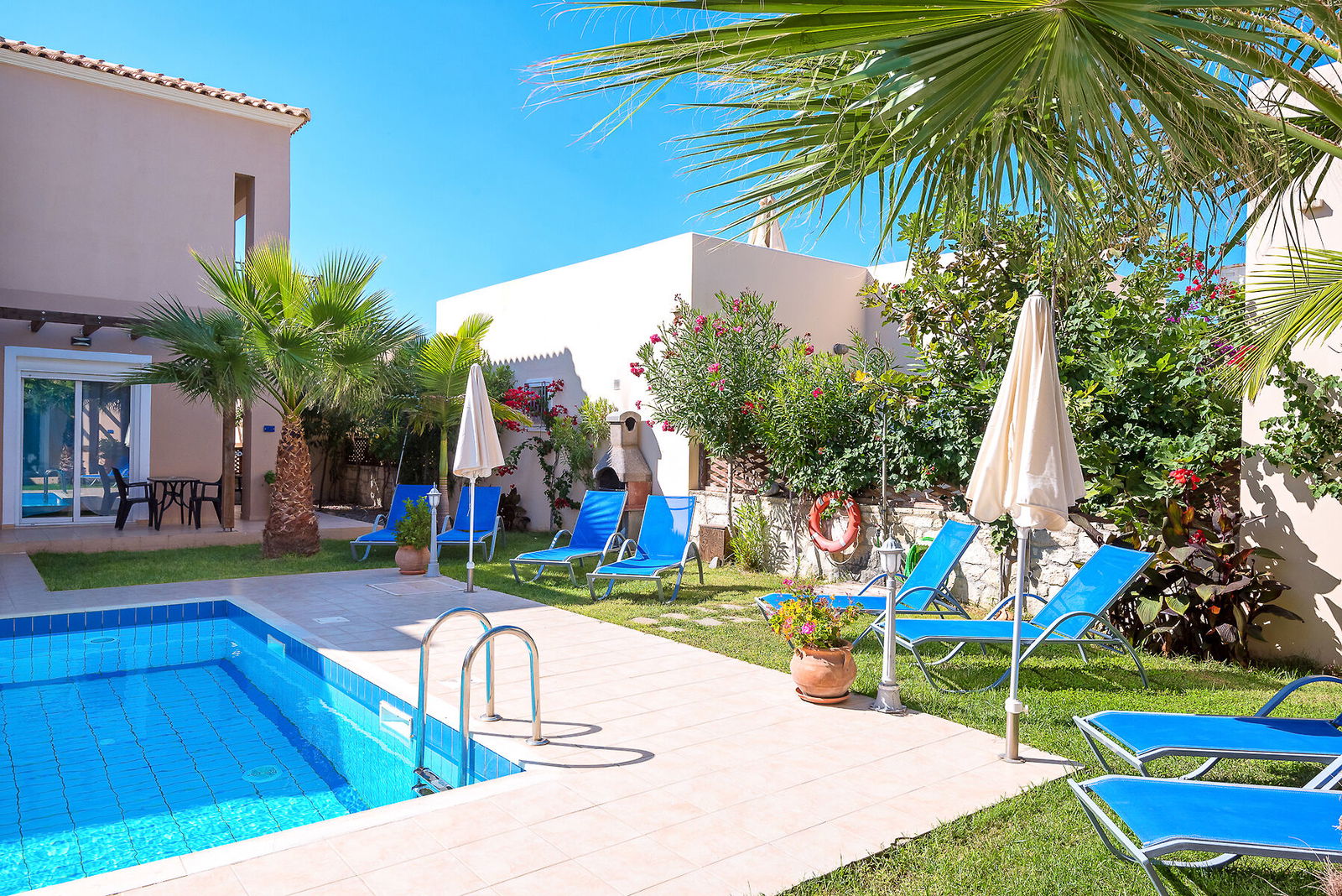 Hotel Azure Beach Sea Front Villas