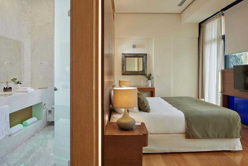 dal travel Avra City Hotel